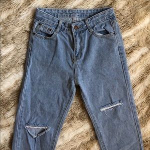 Distressed high waisted jeans